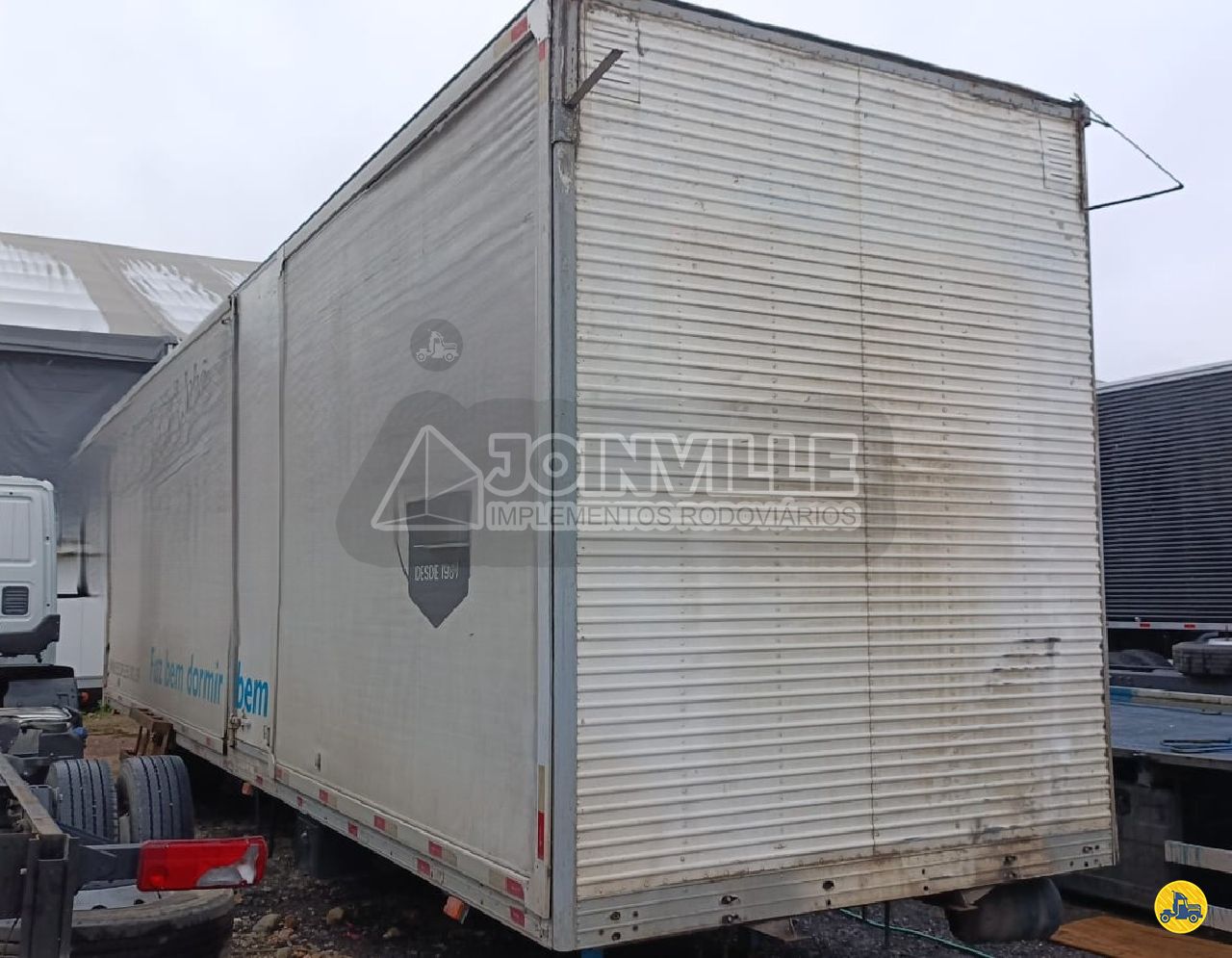 CARROCERIA SOBRE CHASSI  TRUCK BAU FURGAO Joinville Implementos GARUVA SANTA CATARINA SC